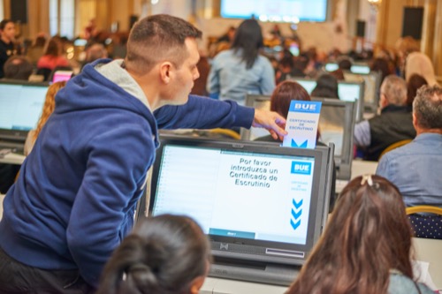 Escrutinio electrónico: Cómo pasar el conteo manual a resultados en minutos